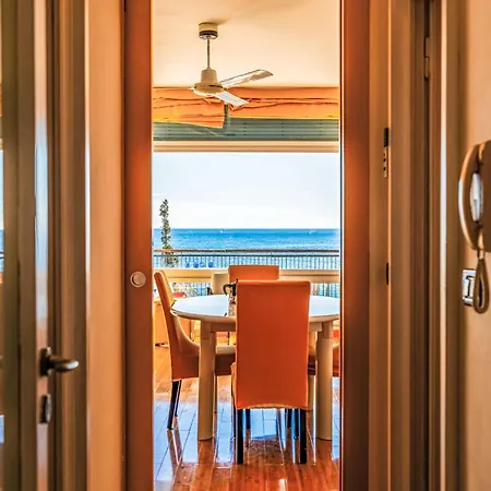 Capo Pino Tra Le Onde By Interhome